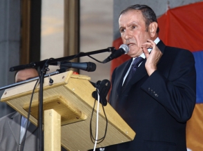 Что навредило АНК: «диалог» или «политологический анализ»?