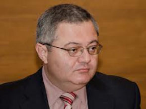 Новый парламент Грузии начал работу со скандала