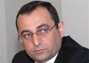 Арцвик Минасян: «Наше правительство скорее пытается задушить спрос»