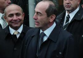 Овик Абрамян и Роберт Кочарян встретились в самолете