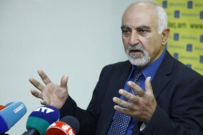 Паруйр Айрикян: «Раффи Ованнисян не может играть объединяющую роль»