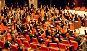 Թուրքիայի մեջլիսում ընդգրկվել է խորհրդարանական հանրապետությունից նախագահականին անցում կատարելու օրինագիծը
