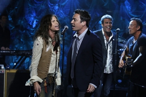 Звезды собрали в помощь жертвам урагана «Сэнди» $40 миллионов