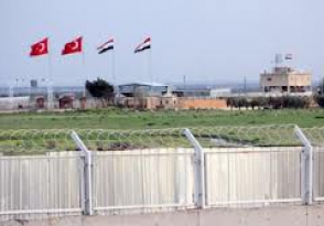 Турция эвакуирует жителей приграничной с Сирией деревни