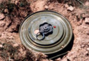 Азербайджанский солдат подорвался на мине