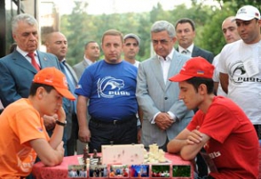 Президентский дворец объявил общесержевскую мобилизацию