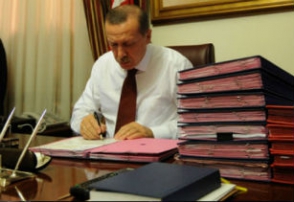 В кабинете Эрдогана нашли два подслушивающих устройства