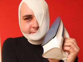 Житель Польши перепутал утюг с телефоном