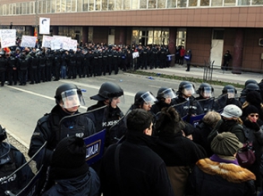 Македония приняла бюджет в условиях побоища