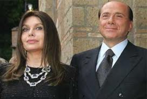 Берлускони будет выплачивать бывшей супруге по 100 тысяч евро в день
