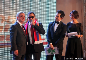 Ինչո՞վ է զբաղված Սերժ Սարգսյանի քարոզչամեքենան