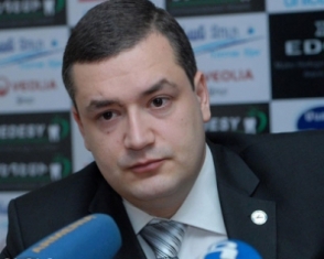 Пусть кто-нибудь убедит, что на 130 тысяч драмов гражданин РА может достойно прожить – Тигран Уриханян