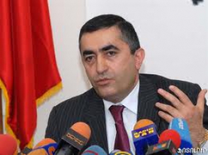 Армен Рустамян склонен написать на бюллетене «против всех»