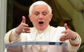 Папа Римский Бенедикт XVI намерен отречься от престола