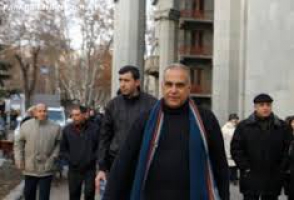 Раффи Ованнисян готовится встретиться с марзпетом Сюника Суреном Хачатряном (прямой эфир)