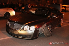 Երևանում իրար են բախվել «Bentley»-ն, «Chrysler»-ն ու «Nissan»-ը. կա զոհ