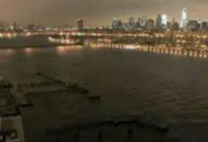 На Нью-Йорк надвигается шторм «Сатурн»