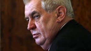 Президент Чехии повторно подписал текст присяги из-за ошибки