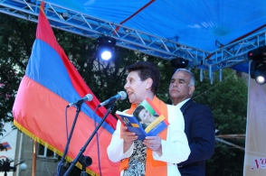 Почему Анаит Бахшян агитирует против блока «Здравствуй, Ереван»? (видео)