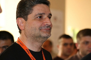 Злоключения «связанного по рукам» премьера