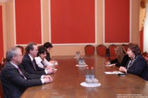 Вице-спикер НС Эрмине Нагдалян приняла представителя британского МИД