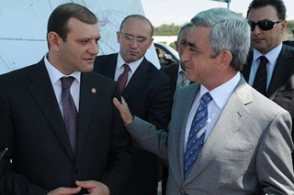 Чего не удалось властям и что сумели невластные силы?