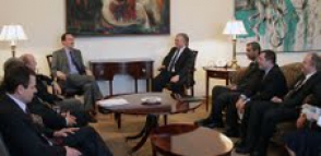 Глава МИД Армении принял европарламентариев