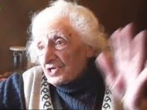 Գյումրիում 92-ամյա միայնակ կինն ապրում է խարխլված տնակում