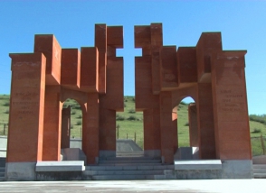 Զոհված ազատամարտիկների հիշատակին նվիրված հուշարձանի բացում Կարմիր Շուկայում