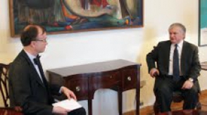 Глава МИД Армении принял нового посла Финляндии