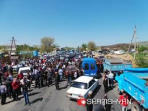 Գյուղացիները փորձել են փակել Երևան–Արմավիր ավտոճանապարհը (տեսանյութ)