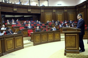 За принятие программы правительства проголосовали РПА, «Оринац еркир» и Эдмон Марукян