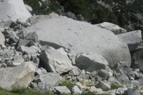 Камнепад перекрыл дорогу Сотк-Карвачар
