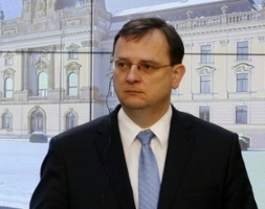 Премьер Чехии подал в отставку на фоне коррупционного скандала