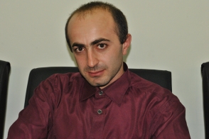 Հայկ Խանումյան. «Ադրբեջանին զենք վաճառելը դաշնակից Ռուսաստանի կողմից իրական դավաճանություն է»
