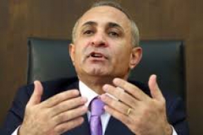 Овик Абрамян о выполняющих против него заказ, оффшорном скандале премьера и отчете КП