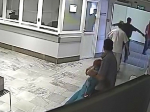 Азербайджанец взял двух заложников в московской больнице