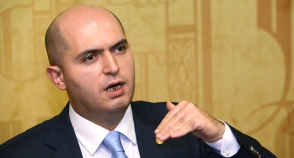 Акция протеста в связи с повышением оплаты за обучение