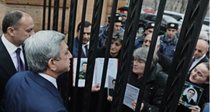 Կարմիր կետագծի այս ու այն կողմերը