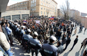 ԵՊՀ-ի մոտ բողոքի գործողություն է տեղի ունեցել