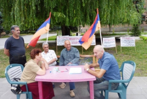 Ազատամարտիկների նստացույց Կապանում