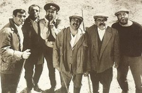 Ոսկե եռյակն այլեւս երկնքում է