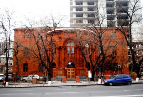 На должность председателя Союза писателей Армении претендуют 3 кандидата