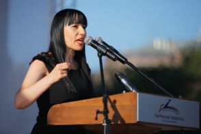 Նաիրա Զոհրաբյան. «Չկա՛ որևէ պաշտոնյա, որ համարձակություն ունենա Գագիկ Ծառուկյանի հետ խոսելիս անգամ ինտոնացիան բարձրացնել»