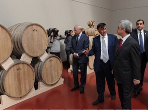 Президентский дворец удвоил затраты на приобретение коньяка