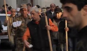 Բախում ցուցարարների և ոստիկանների միջև