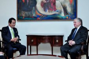 Эдвард Налбандян принял замминистра иностранных дел Японии