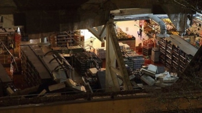 При обрушении торгового центра в Риге погибли 16 человек