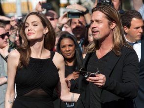 Анджелина Джоли купила Брэду Питту остров в форме сердца