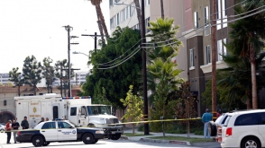 В Калифорнии неизвестный ранил семь человек